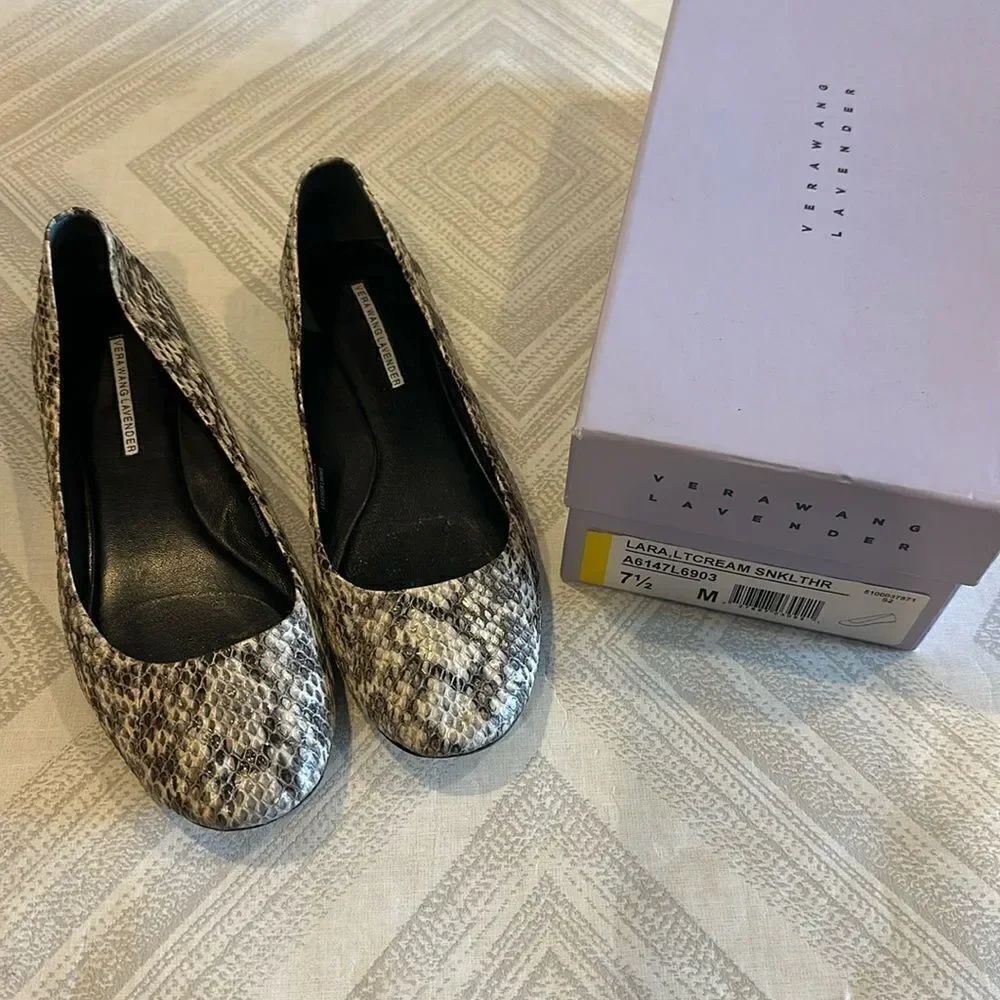 Vera Wang Lavender Snakeskin Lara Ballet Flat Shoes - Size 7 1/2